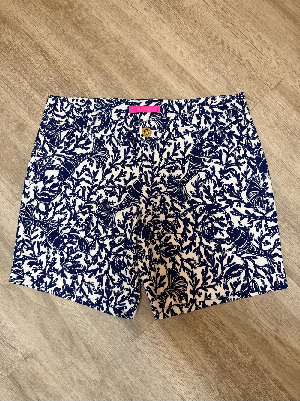 Lilly Pulitzer Jayne Stretch Shorts Krillin It Lobster Print Navy White size 8